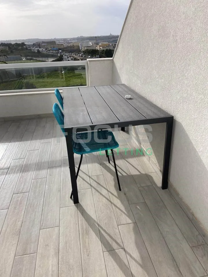 Modern Penthouse - Move in ready!