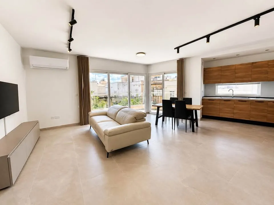 Mosta - Brand New bright and modern 3-bedroom Apartment with 2-bathrooms