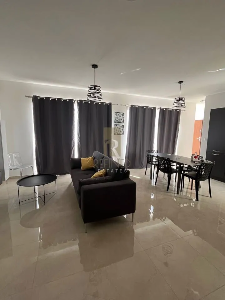 Modern and bright 2-bedroom, 2-bathroom penthouse