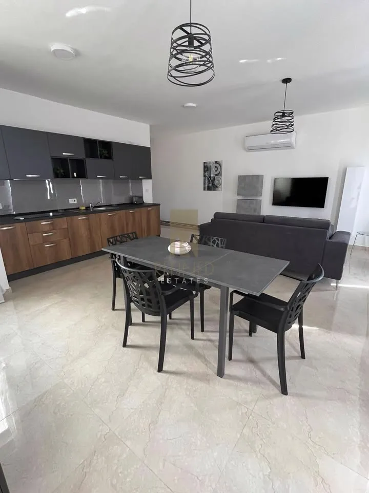 Modern and bright 2-bedroom, 2-bathroom penthouse