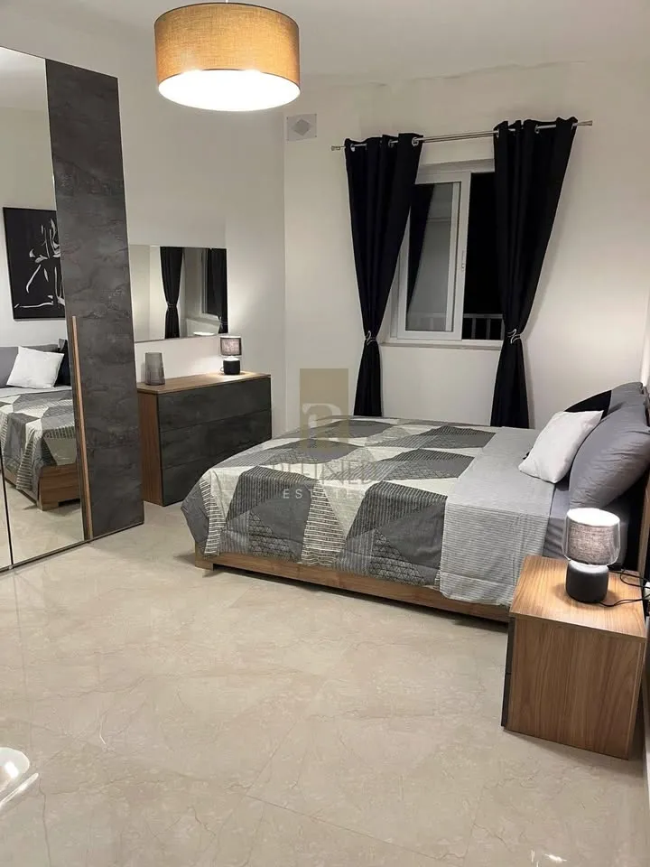 Modern and bright 2-bedroom, 2-bathroom penthouse