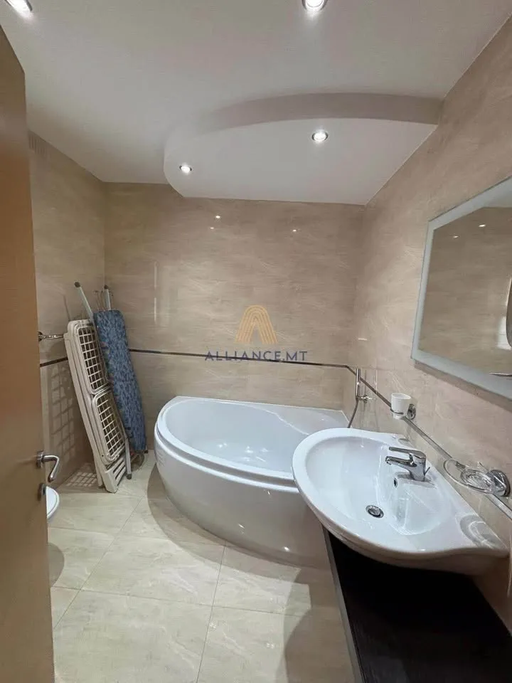 SWIEQI PENTHOUSE