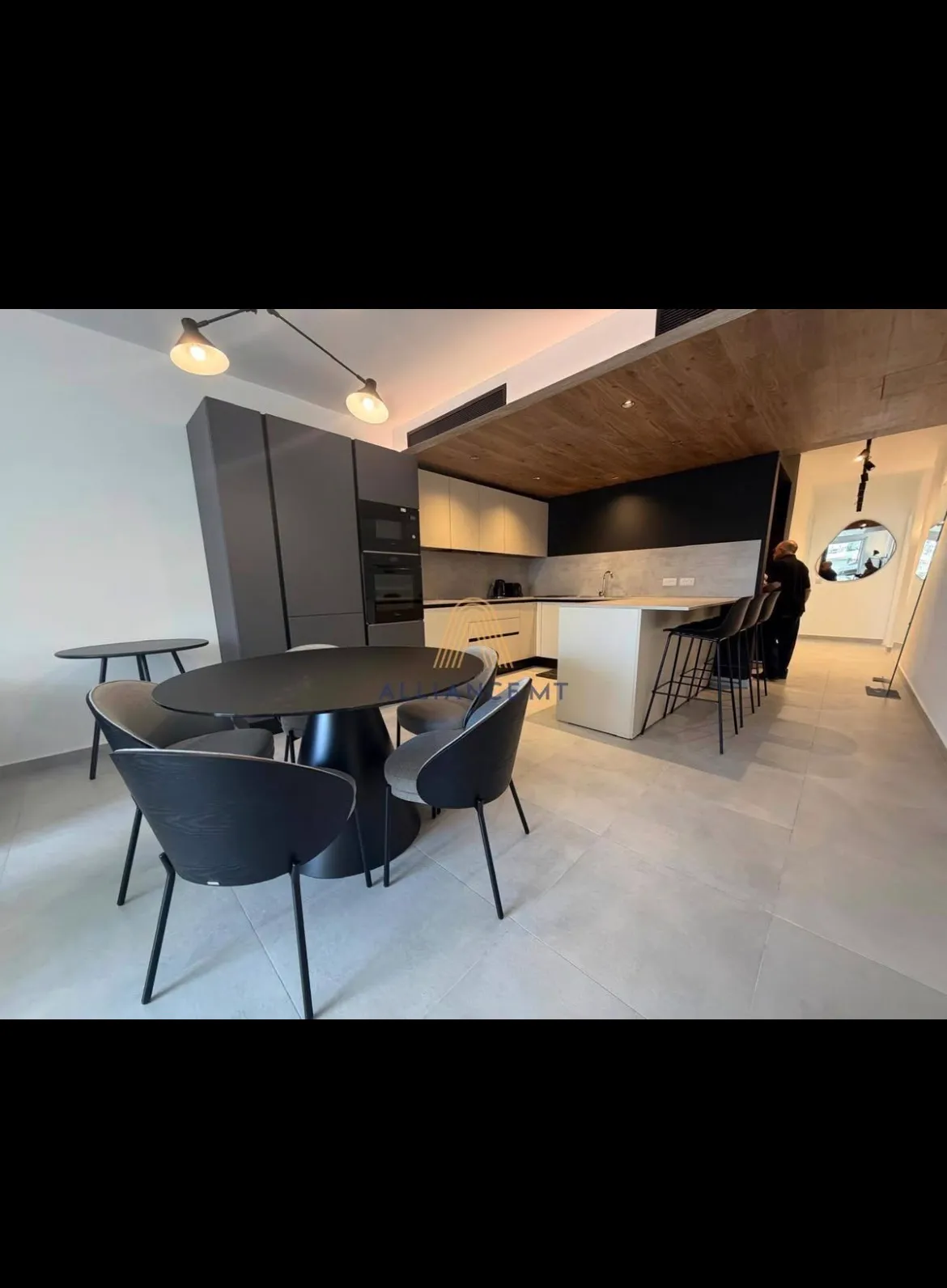 Designer-finished 2-bedroom apartment in Swieqi