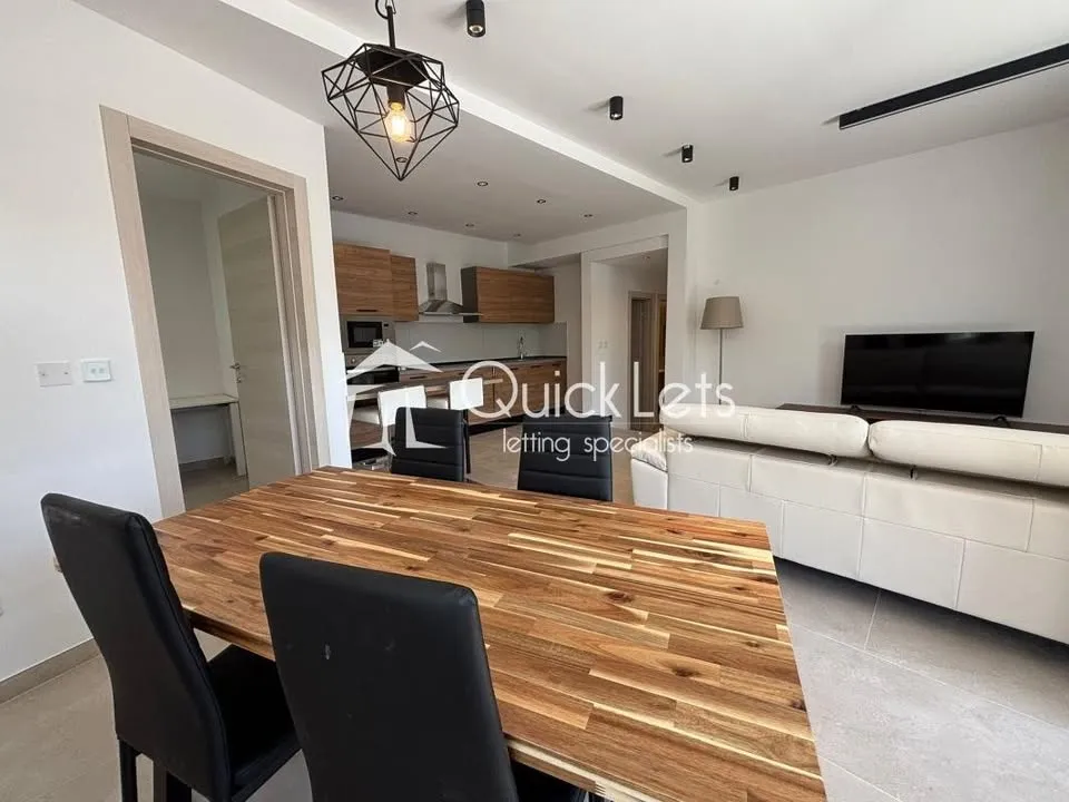 MOSTA | Bright 3-Bedroom Elevated Maisonette with Private Entrance