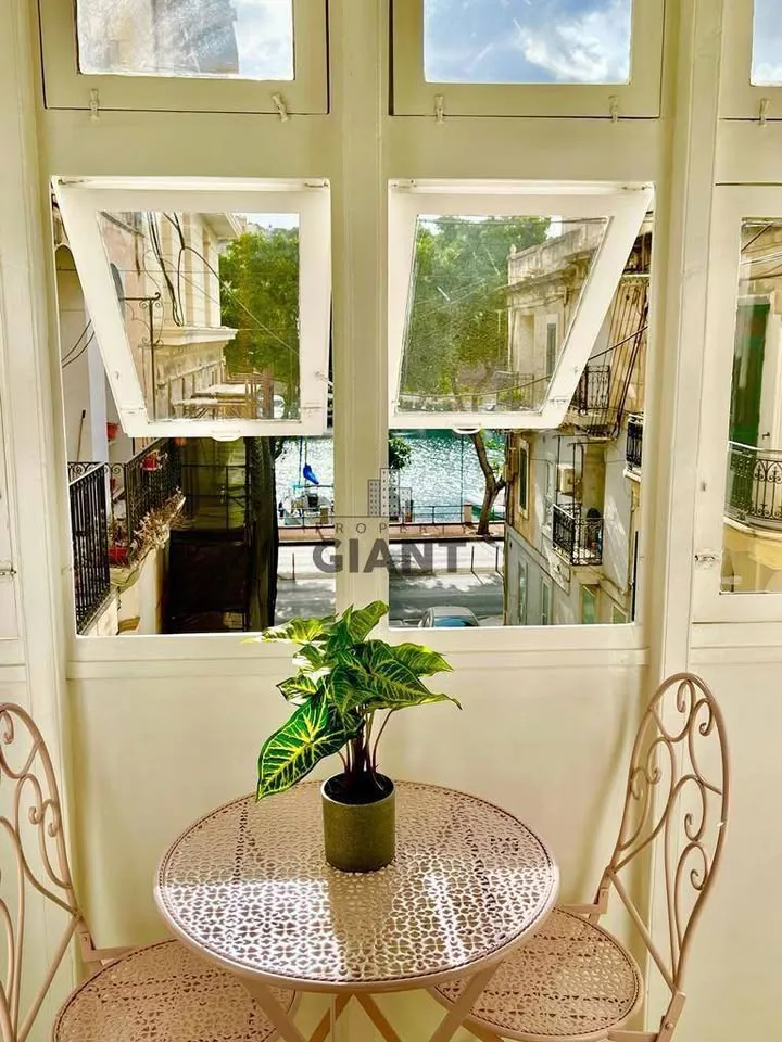 1 Bedroom Seafront Apartment with Sea View