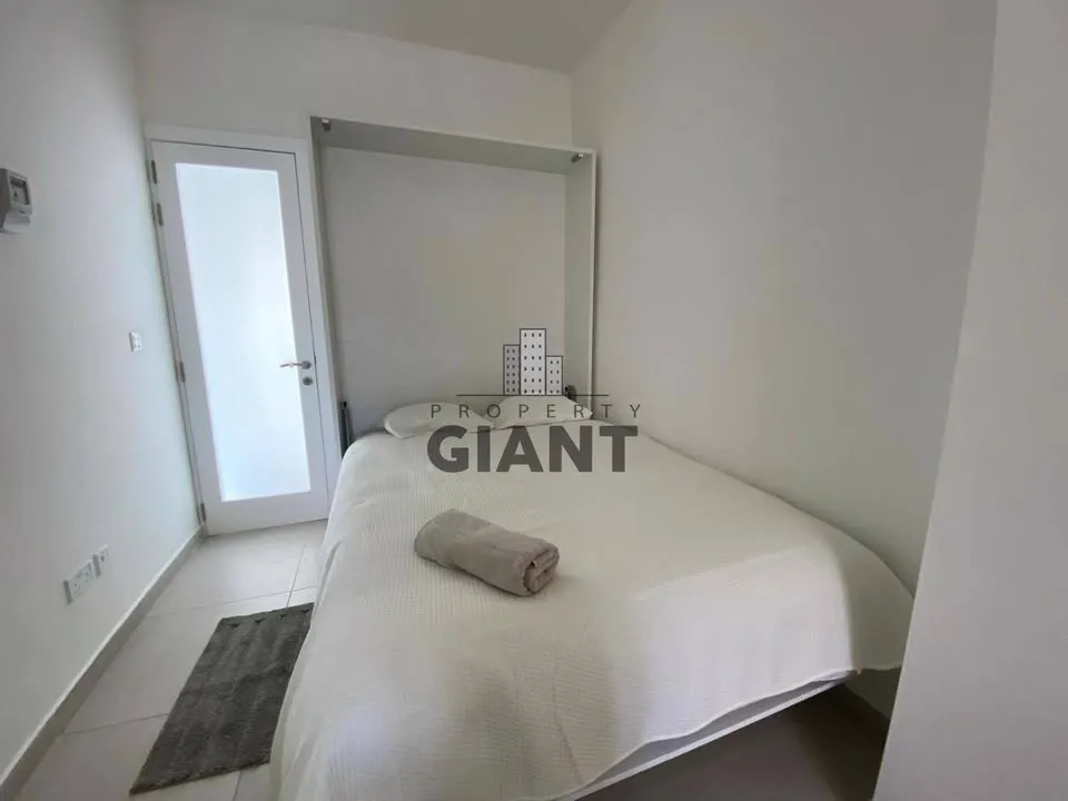 1 Bedroom Seafront Apartment with Sea View