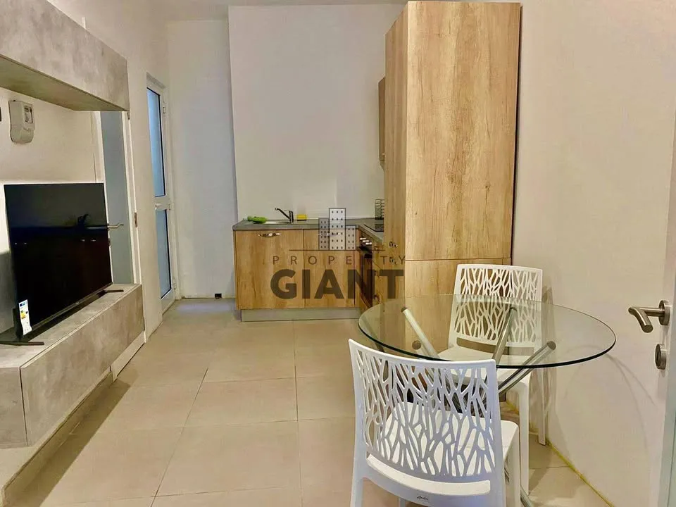 1 Bedroom Seafront Apartment with Sea View