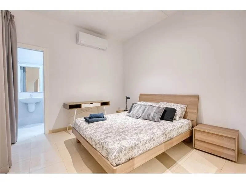 3 bedroom maisonette for rent in Sliema