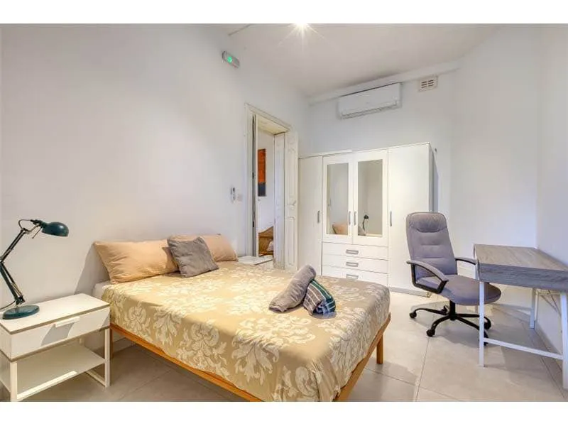 3 bedroom maisonette for rent in Sliema