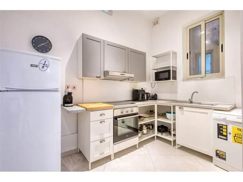 3 bedroom maisonette for rent in Sliema