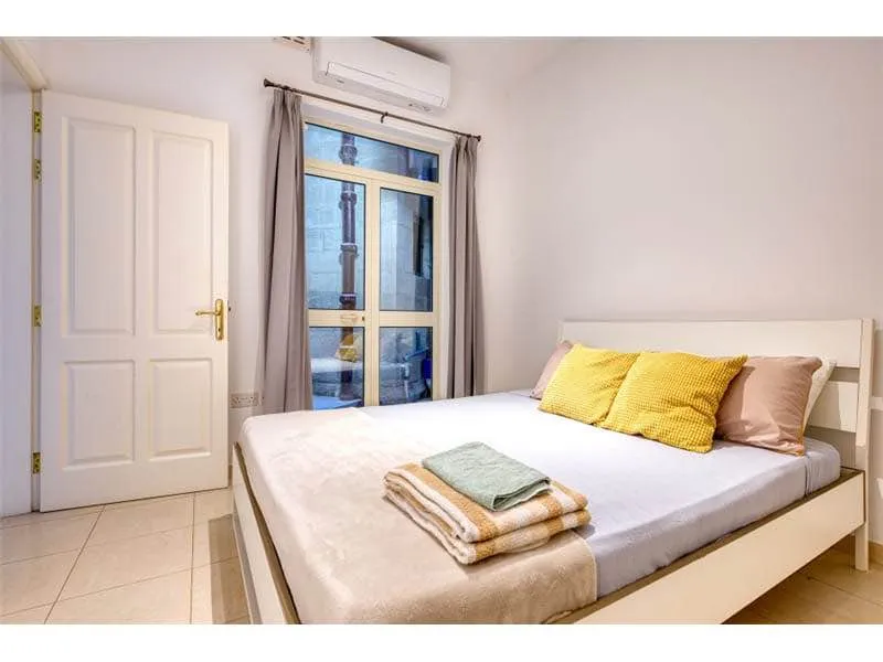 3 bedroom maisonette for rent in Sliema