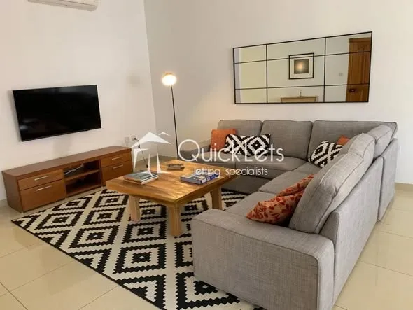 Spacious Three Bedroom Apartment - SWIEQI