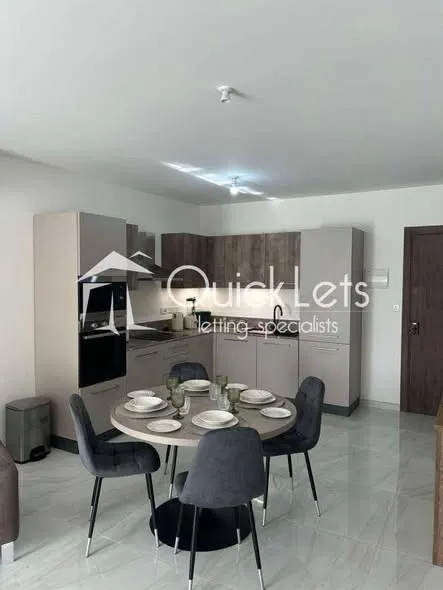 Modern 2 Bedrooms Apartment in Qawra Available