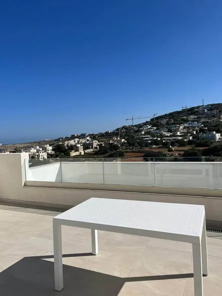 3-Bedroom Penthouse in Baħar iċ-Ċagħaq
