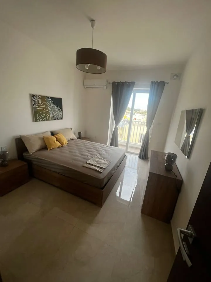 Modern 2 bed and 2 bath PENTHOUSE in Iklin