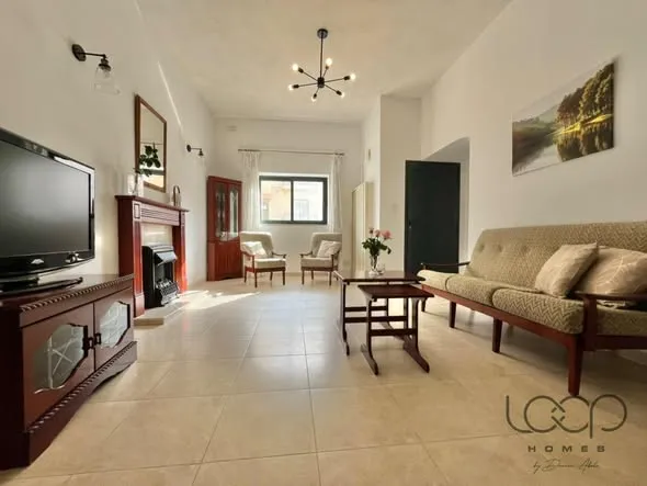 Mellieha - Refurbished 2 Bedroom Maisonette