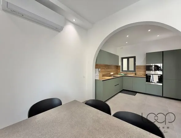 Qawra - Brand New 3 Bedroom Apartment