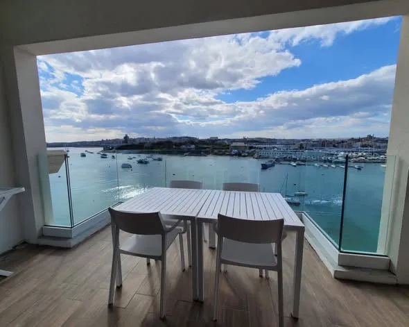 SLIEMA SEAFRONT APARTMENT