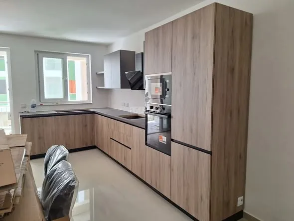3 bedroom commercial apartment for short let in Qawra