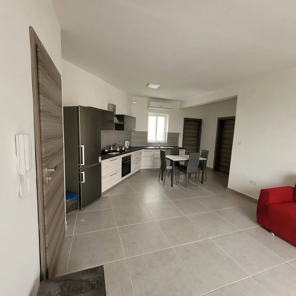 Modern 2nd Floor Apartment in Hamrun/Marsa