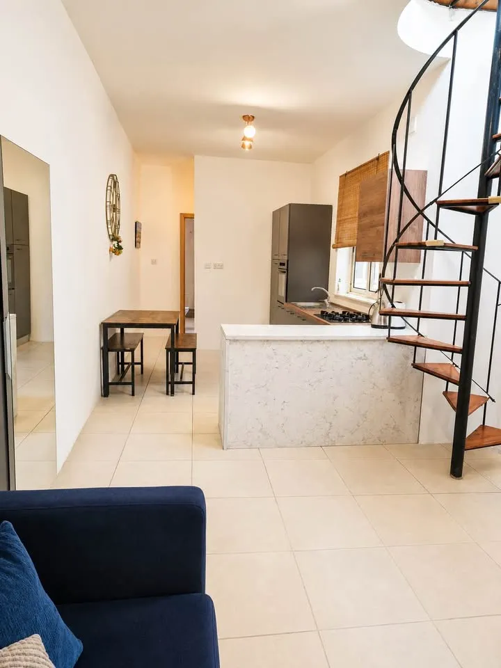 Fully furnished 4th-floor duplex penthouse in Floriana