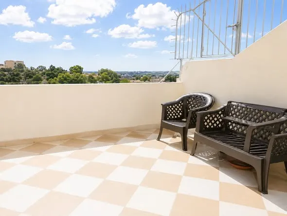 2 Bedroom Penthouse in Naxxar
