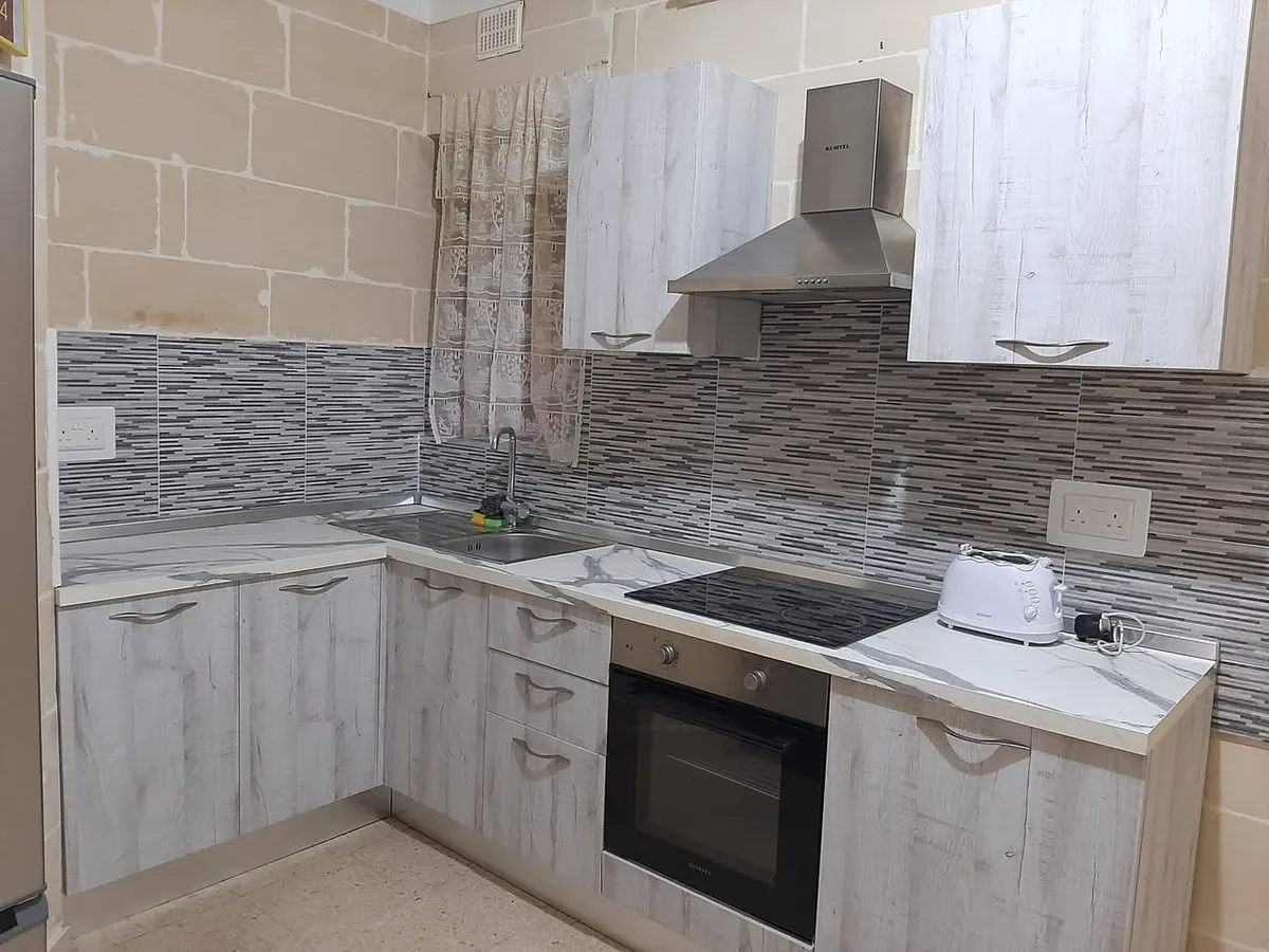 Spacious Brand New 3 Bedroom Apartment in Victoria with Lift & Air Conditioning