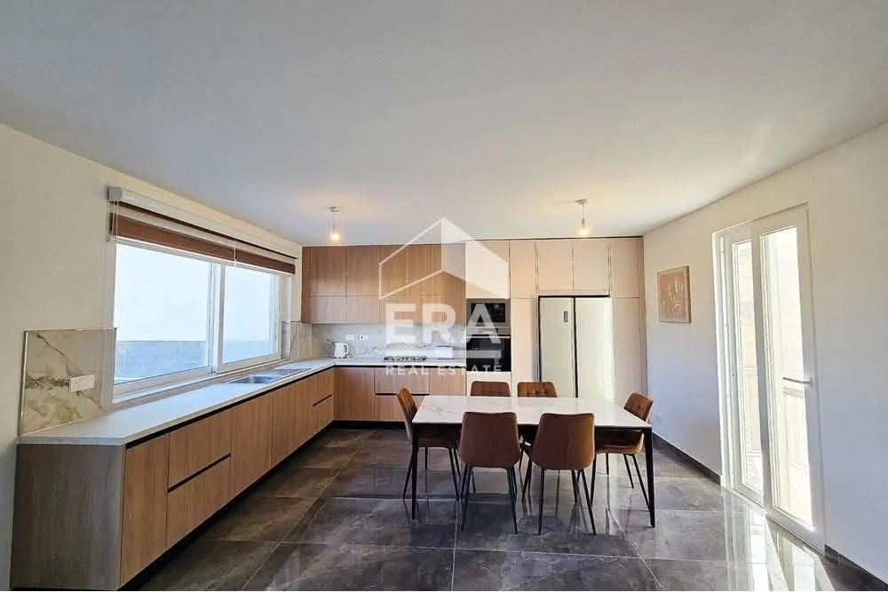 Spacious Brand New 3 Bedroom Apartment in Victoria with Lift & Air Conditioning