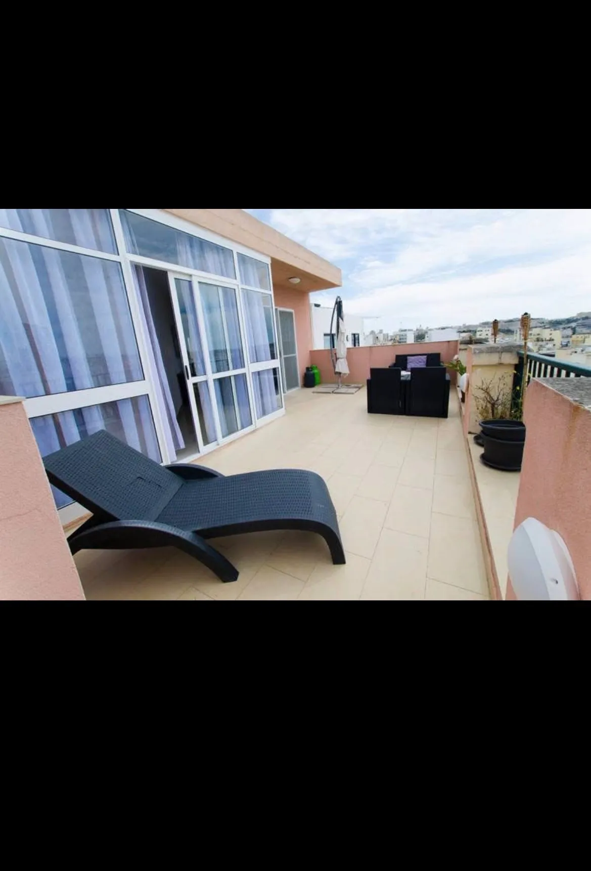 2 Bedroom Apartment in Gzira with Terrace and Views