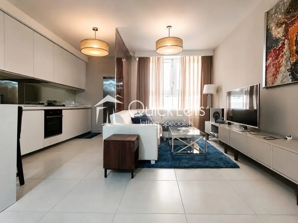 STUNNING SLIEMA APARTMENT – Just Steps from the Seafront!