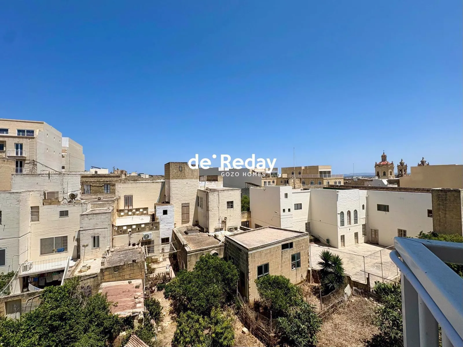 Modern 3 Bedroom Apartment in Qala with Views