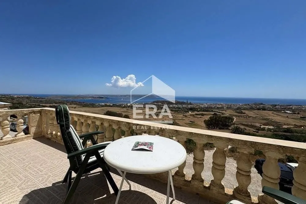 3-Bedroom House with Breathtaking Open Sea Views & Garage