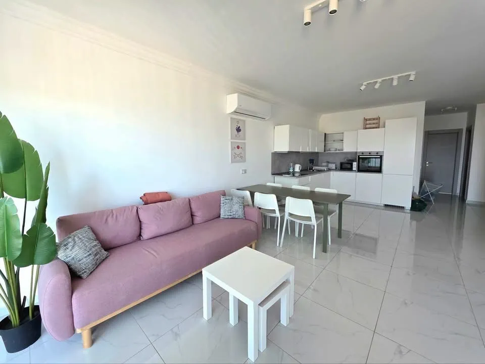 Victoria, brand new 3 bedroom apartment for long let