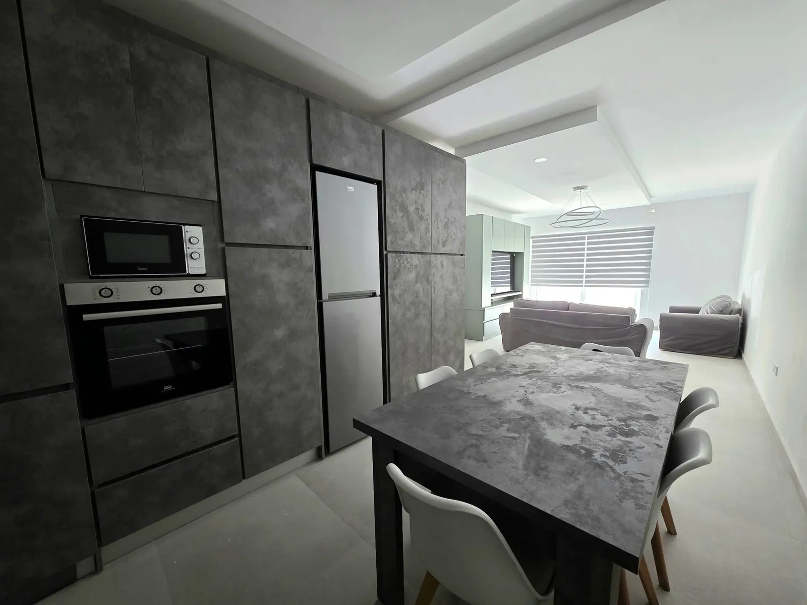3 Bedroom Apartment in Victoria