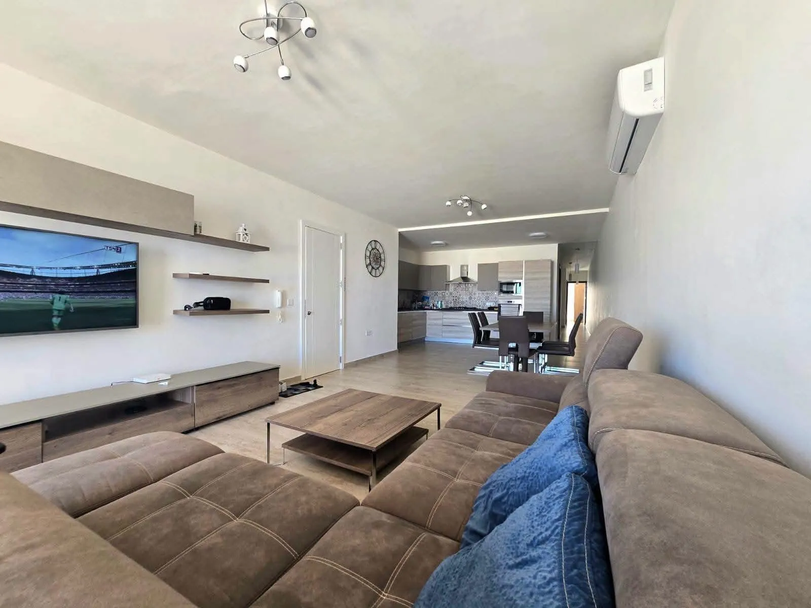 3 bedroom apartment in Gharb for long let