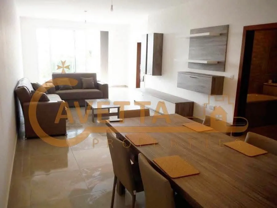 Ghajnsielem, 2 bedrooms maisonette with private yard for long let
