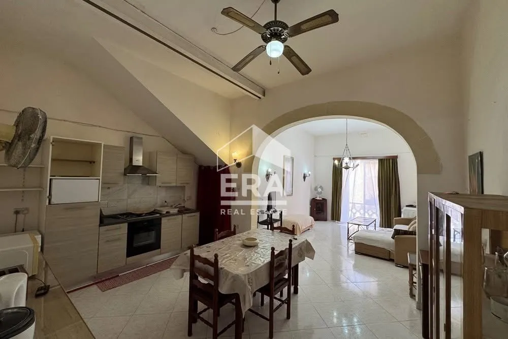 Spacious 2-Bedroom Maisonette – Għajnsielem, Gozo