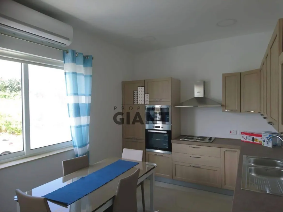 2-Bedroom, 2-Bathroom Maisonette in Msida