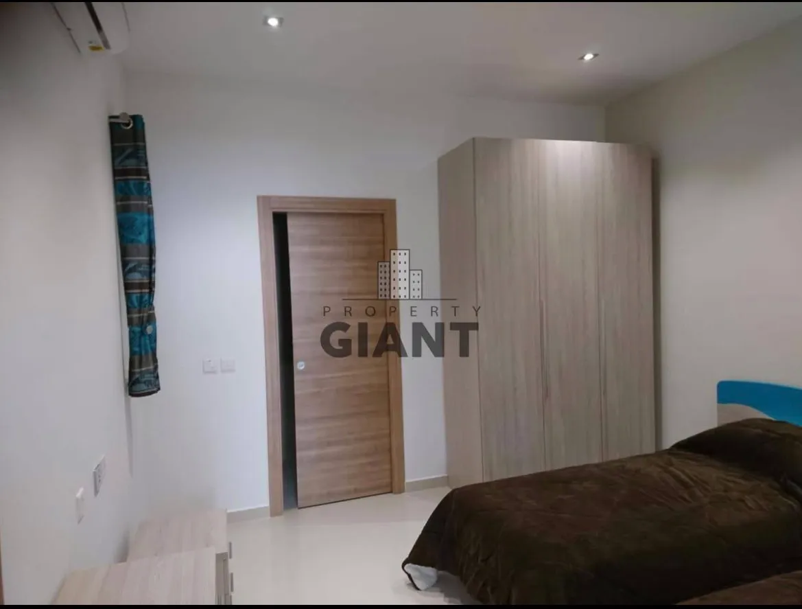 2-Bedroom, 2-Bathroom Maisonette in Msida