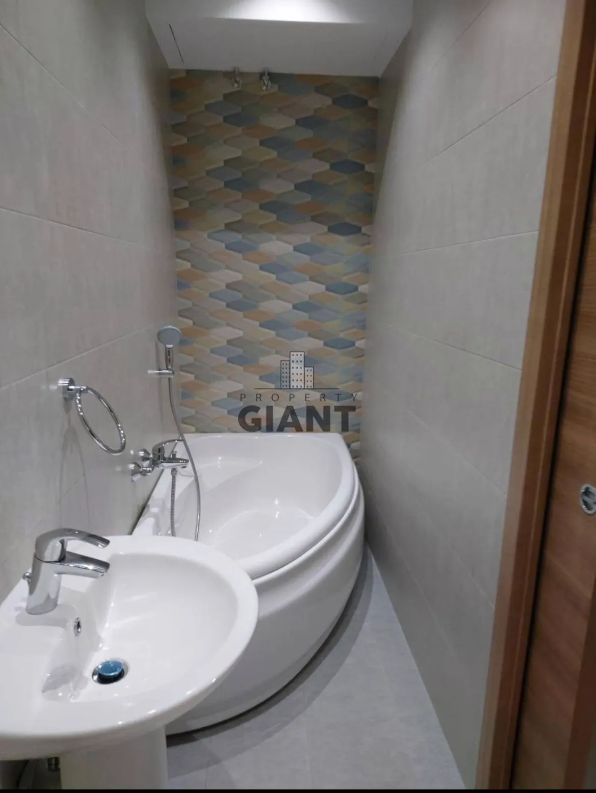 2-Bedroom, 2-Bathroom Maisonette in Msida