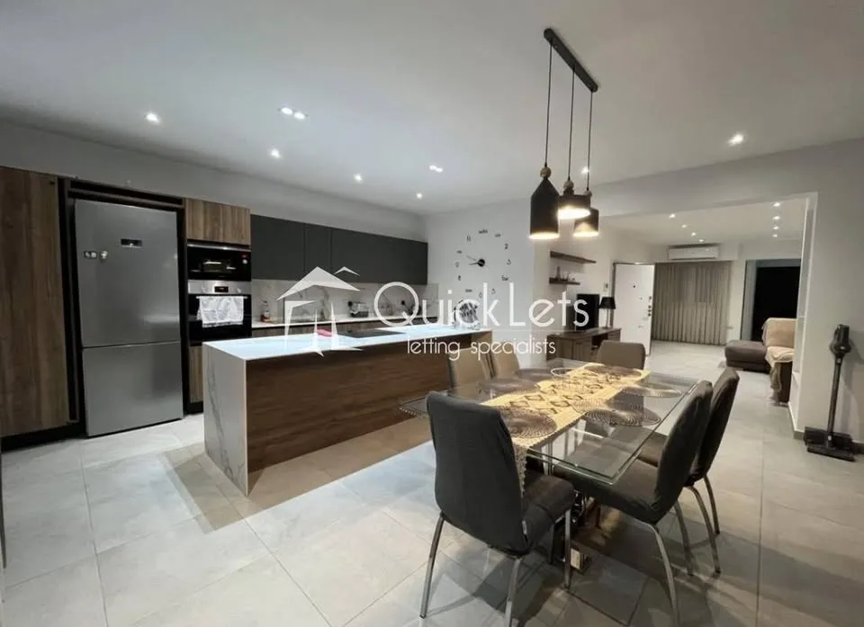 Spacious 3-Bedroom Apartment in Żabbar
