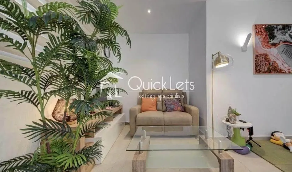 Bright & Modern 2-Bedroom Apartment with Terrace – Swieqi