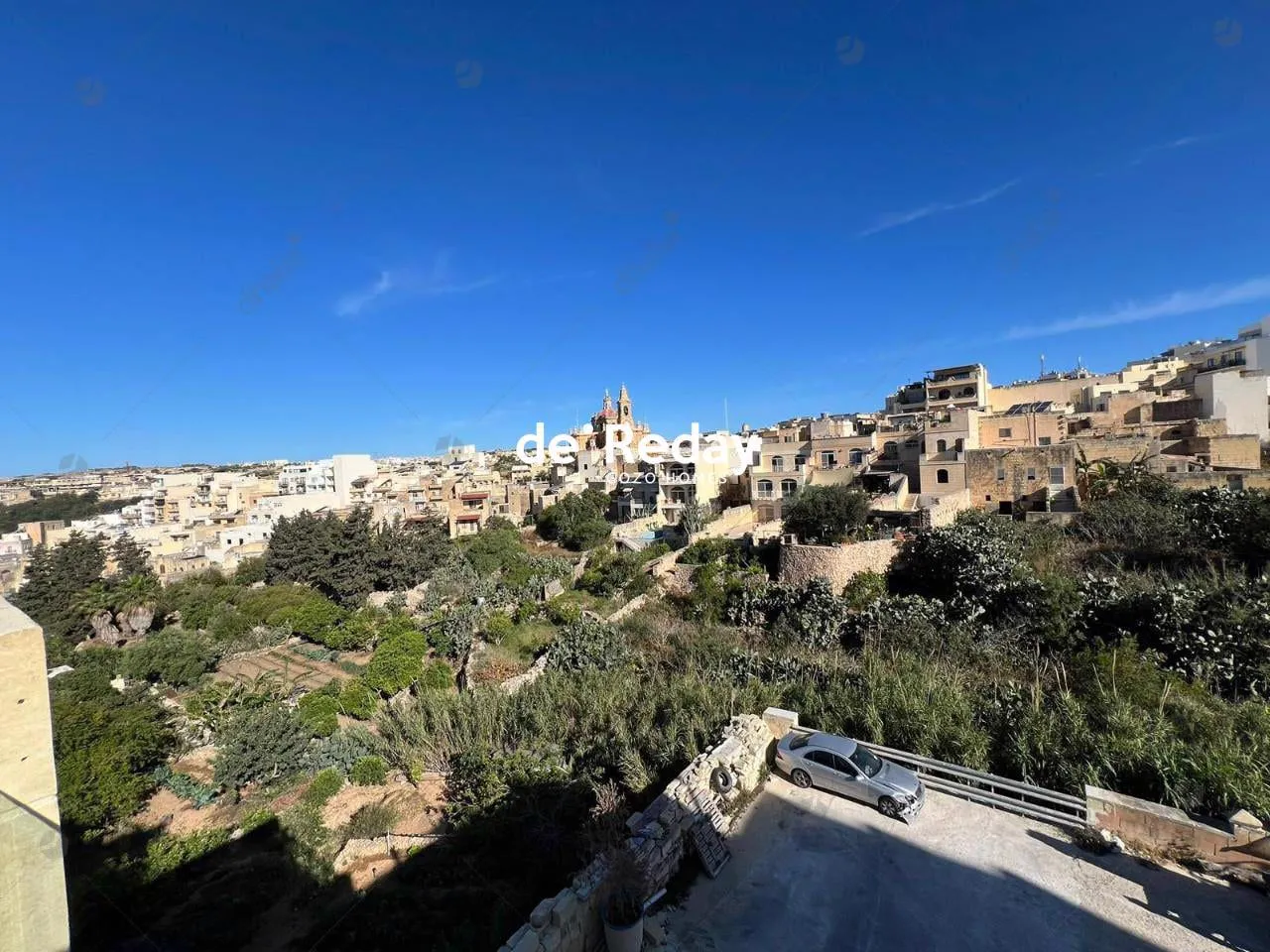 Lovely 2 Bedroom Penthouse in Fontana with Views