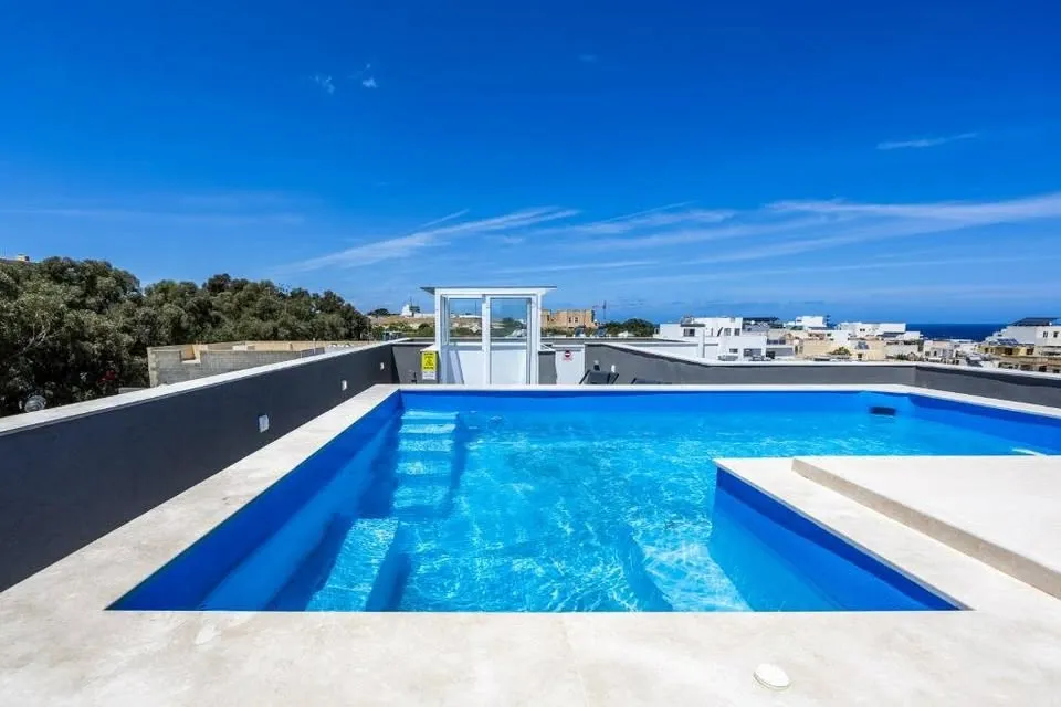 Modern Furnished Duplex Penthouse in Pembroke