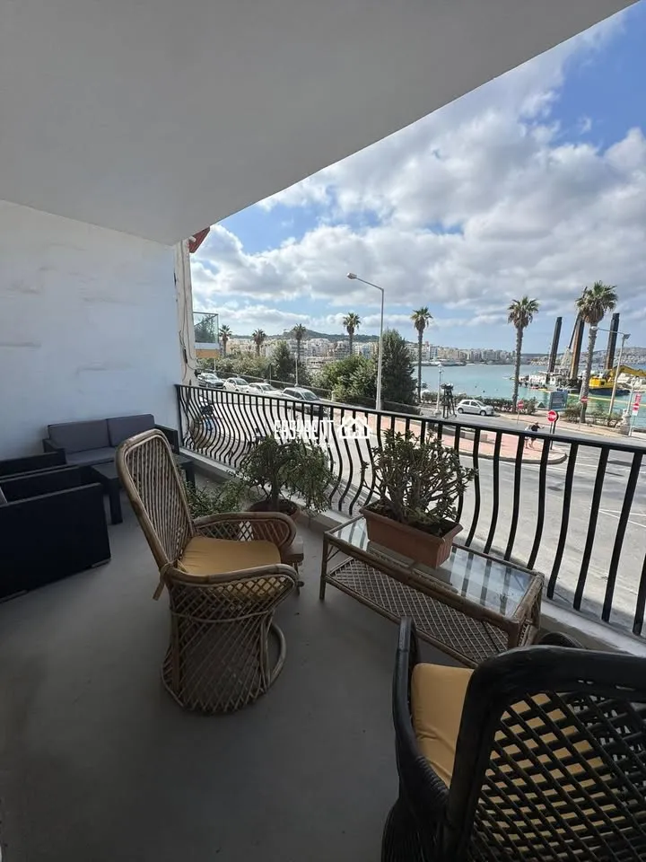 Seafront 3 bedroom apartment in Bugibba