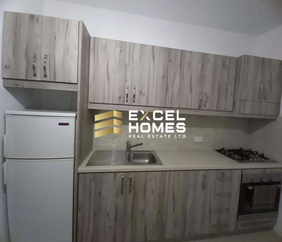 Newly finished studio flat next to University