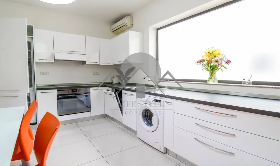 San Gwann 2 Double Bedroom Modern Apartment