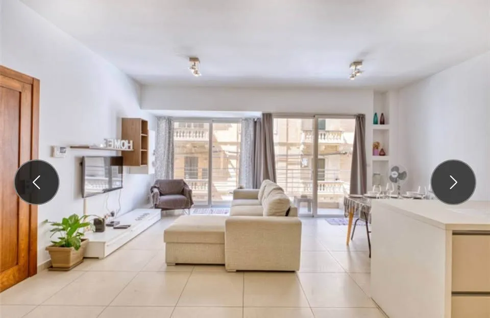 Sliema Modern & Bright Apartment