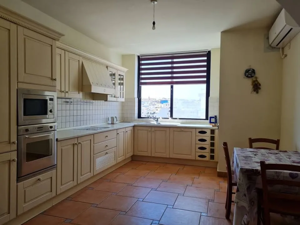 Large apartment in Swatar available now