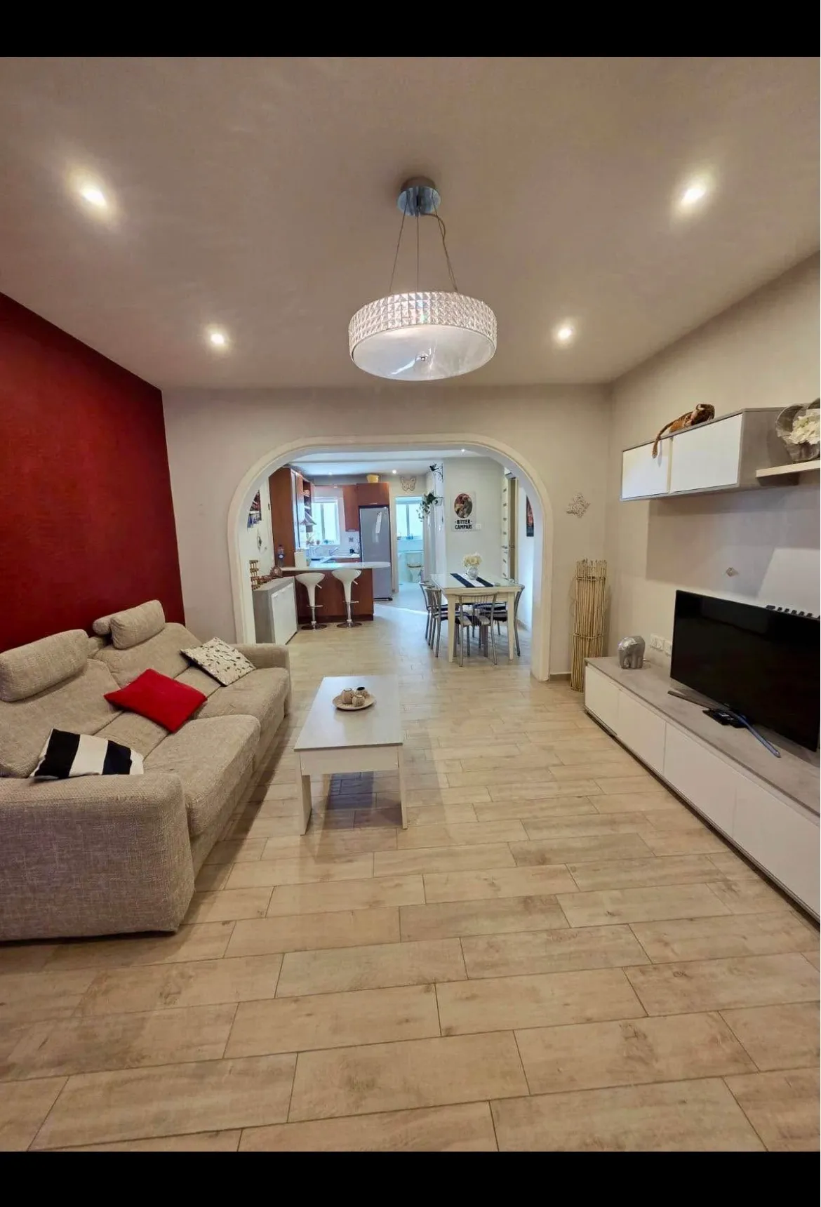 Spacious 3-Bedroom Apartment in Qawra from Owner
